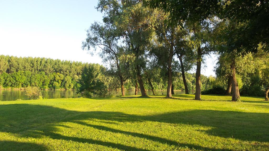 Tiszavirag Nyaralohaz Villa Szeged Ngoại thất bức ảnh
