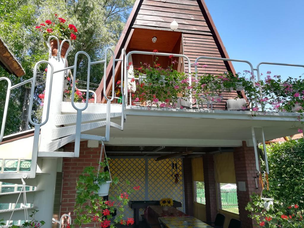 Tiszavirag Nyaralohaz Villa Szeged Ngoại thất bức ảnh